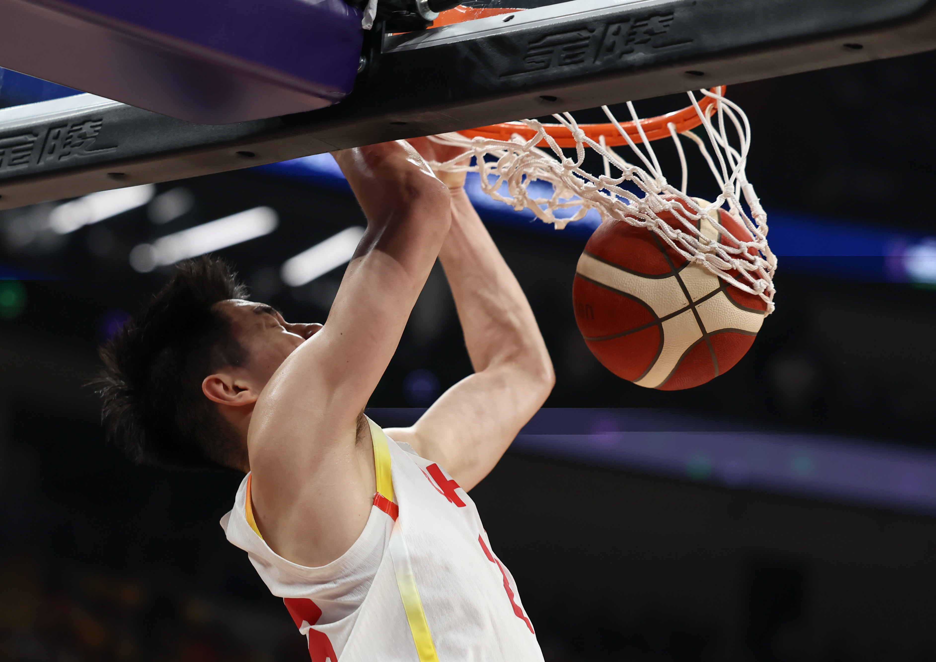 亚洲杯篮球赛展现了球员的实力和技巧 亚洲杯篮球赛展现了球员的实力和技巧