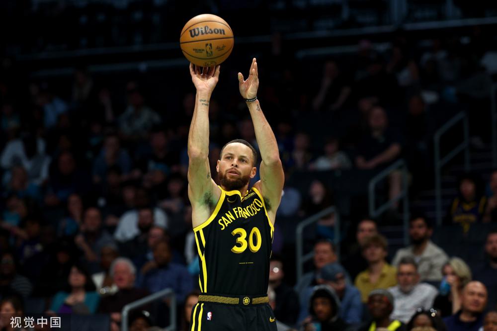 关于勇士33分大胜骑士,库里砍下30+,勇士取得三连胜的信息 关于勇士33分大胜骑士,库里砍下30+,勇士取得三连胜的信息