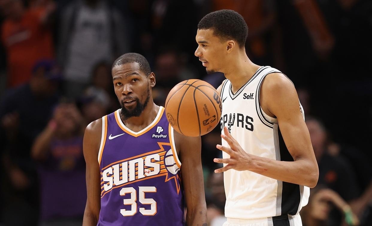 爵士大胜马刺,重回西部前四 爵士大胜马刺,重回西部前四