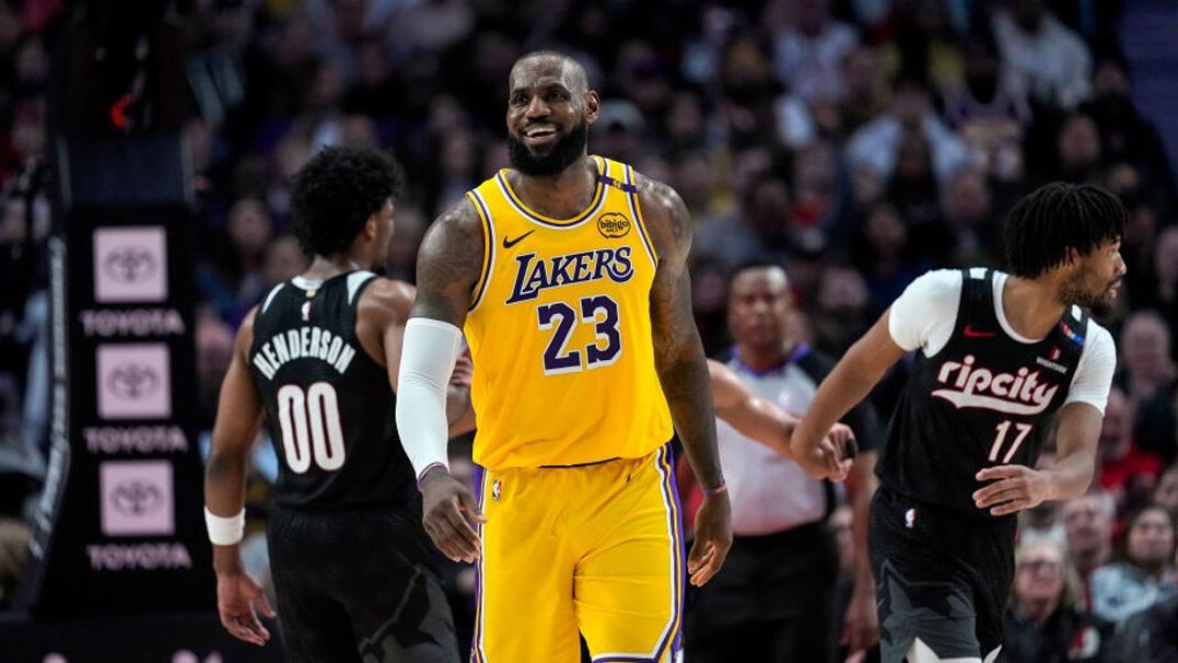 詹姆斯砍下30+三双!湖人轻松战胜火箭 詹姆斯砍下30+三双!湖人轻松战胜火箭