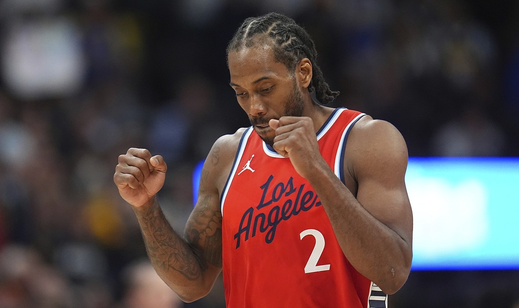 爵士客场逆转掘金,克劳德上演绝杀 爵士客场逆转掘金,克劳德上演绝杀