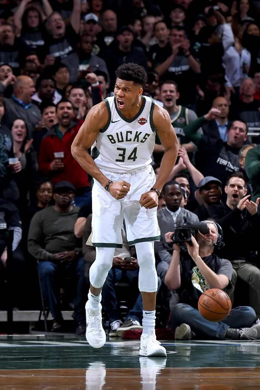 步行者击败雄鹿,维克托-奥拉迪波大放异彩 步行者击败雄鹿,维克托-奥拉迪波大放异彩