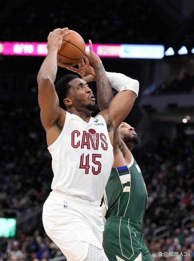 雄鹿主场负骑士,遭遇挫败 雄鹿主场负骑士,遭遇挫败