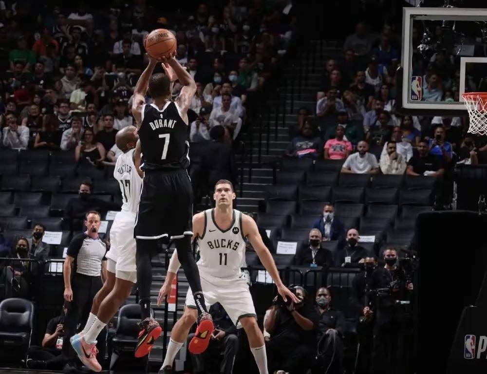 雄鹿主场负骑士,遭遇挫败 雄鹿主场负骑士,遭遇挫败