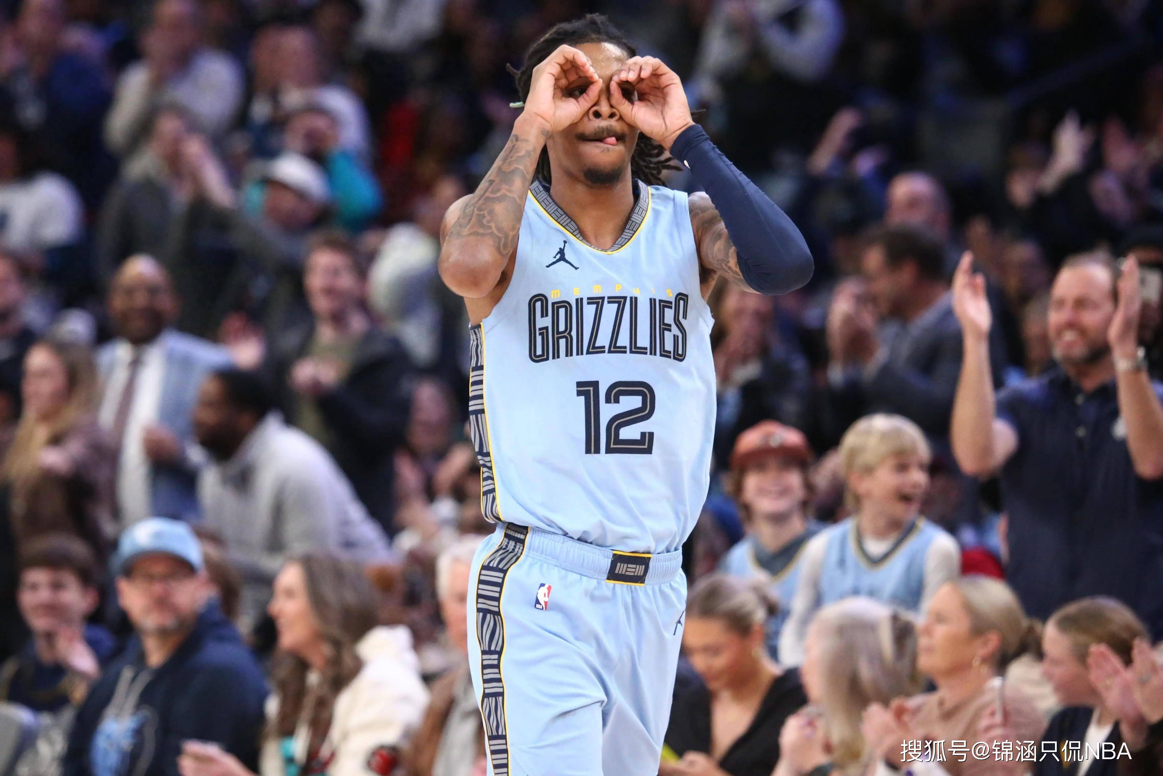 灰熊客场击败勇士,继续保持领先 灰熊客场击败勇士,继续保持领先